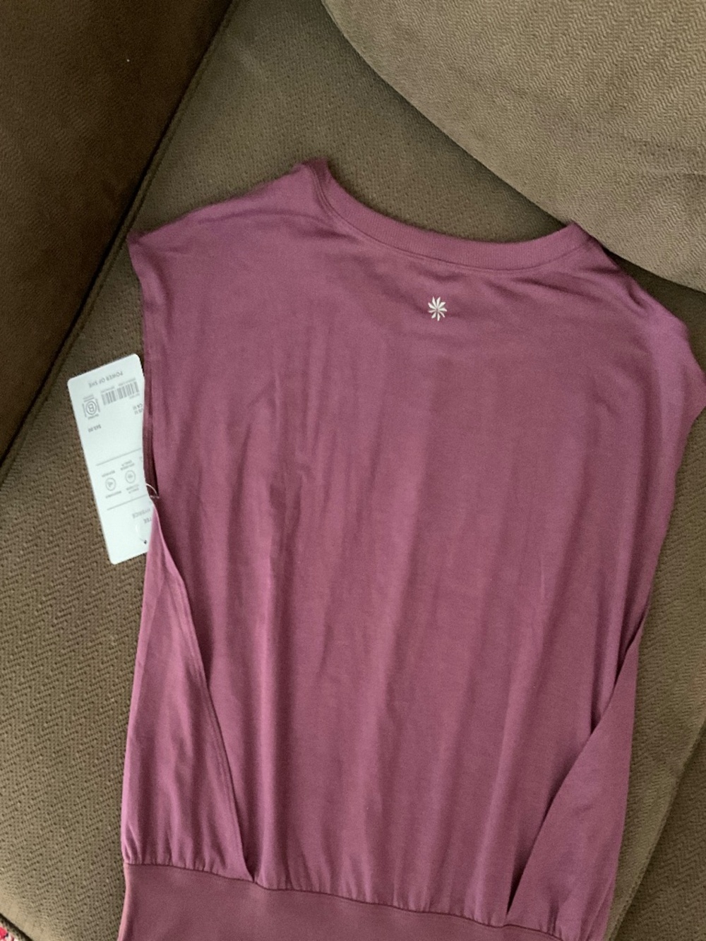 Lovely, flattering Athleta purple top - Picture 4 of 8
